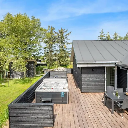 Dom wakacyjny Baggi - 900m From The Sea By Interhome *